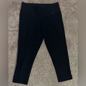 Nike Women Power Tight Fit Legend Training Capri Black